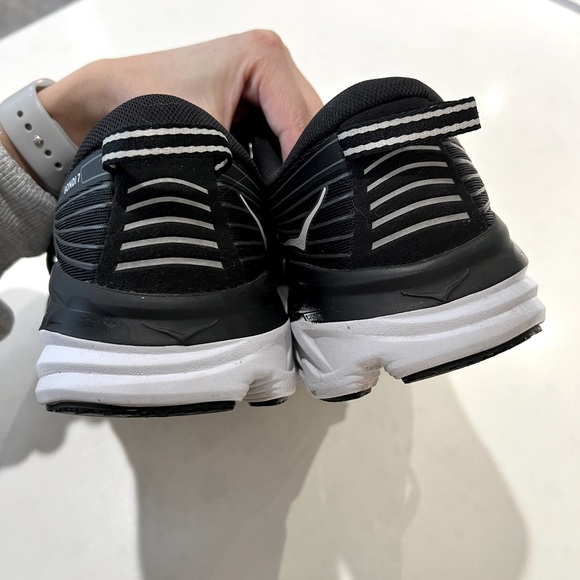 Hoka One One Bondi 7 Running Shoe - Picture 8 of 16